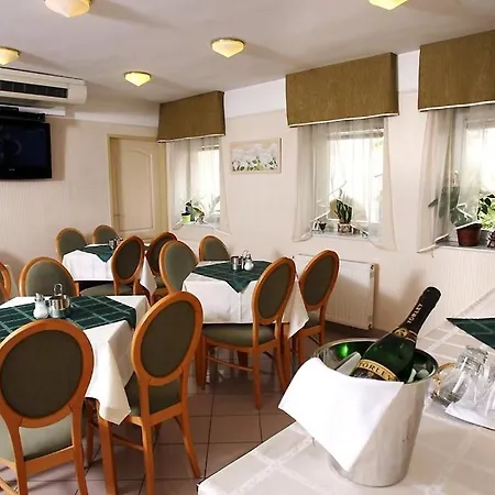 Szent Janos Отель 3*