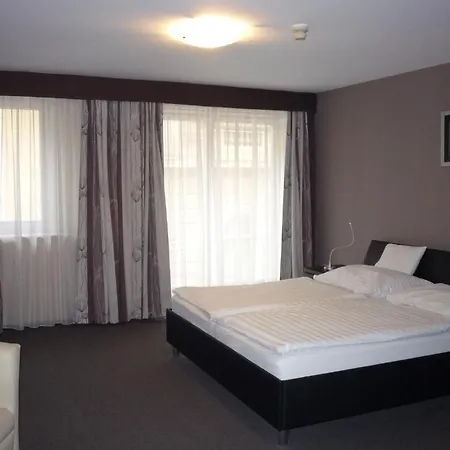 Отель Szent Janos 3*