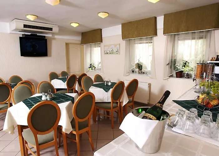 Szent Janos Szálloda 3*